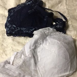Two size 1x Rhonda Shear bras.
